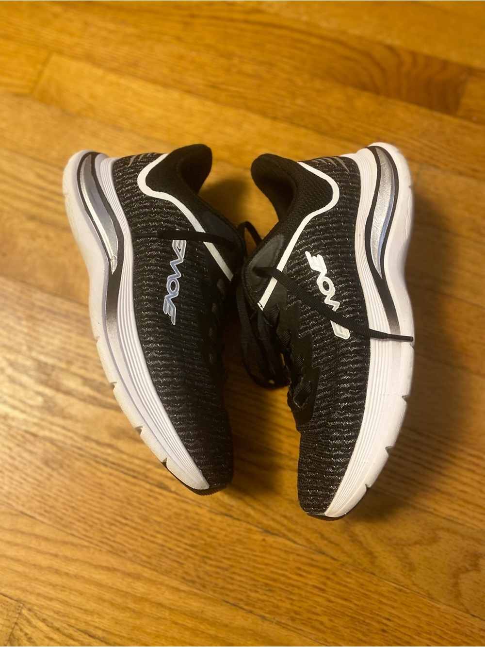 Women’s Easy Move walking shoe
